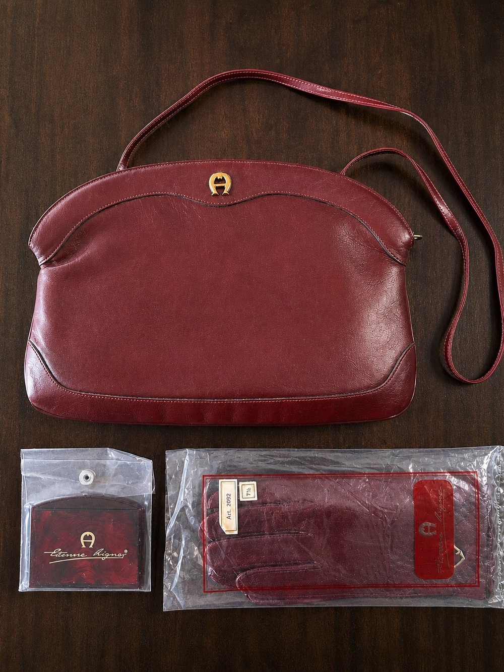 Vintage Etienne Aigner 1980s Oxblood Cordovan Leather Handbag Set Gloves Mirror - Picture 2 of 7